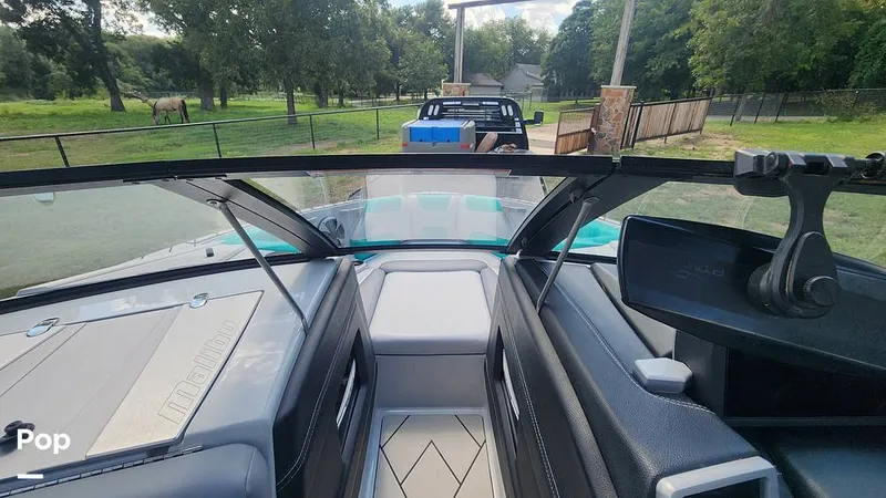 Slide: The Image of Malibu 22 LSV 2020 - 11305398