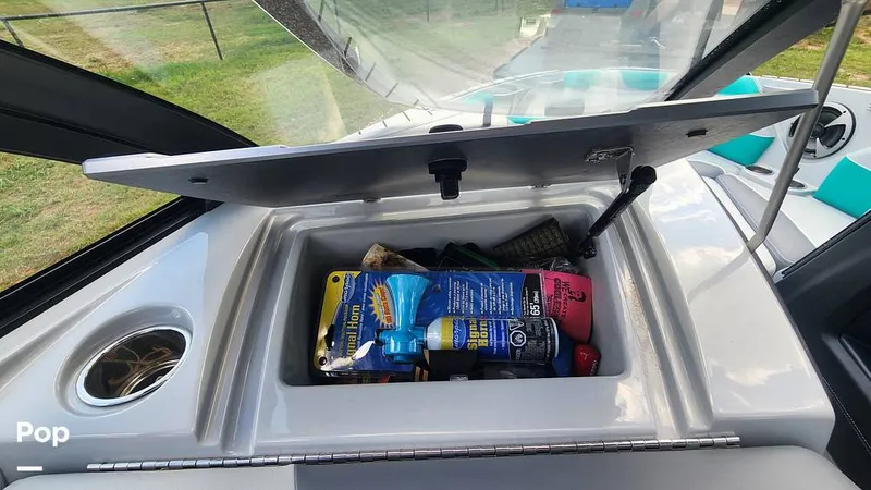 Slide: The Image of Glove Box - 11305506