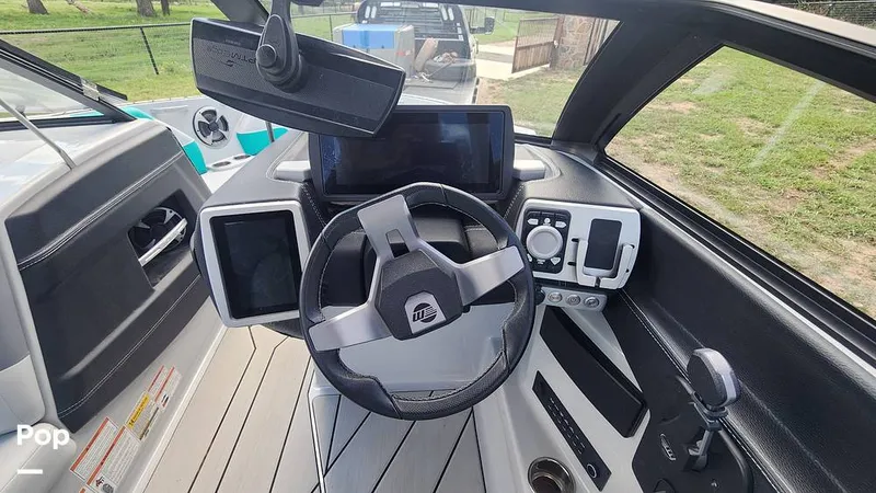 Slide: The Image of Malibu 22 LSV 2020 - 11305509