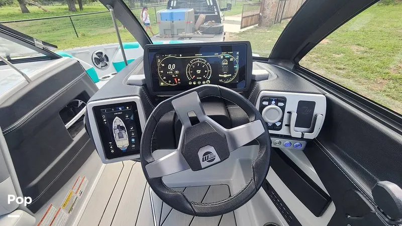 Slide: The Image of Malibu 22 LSV 2020 - 11305546