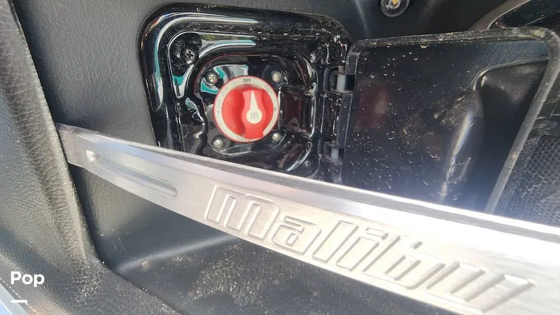 Slide: The Image of Malibu 22 LSV 2020 - 11305569