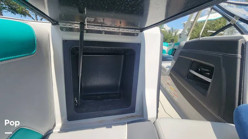 Slide: The Image of Malibu 22 LSV 2020 - 11305576