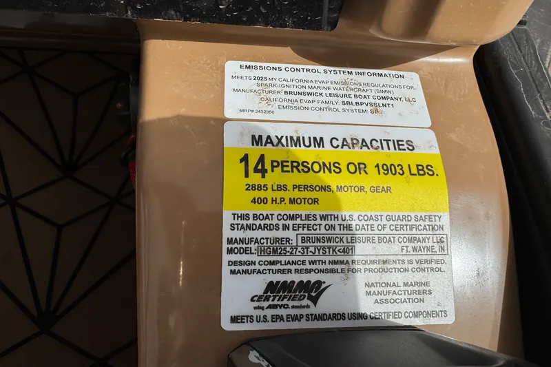 Slide: The Image of Harris Grand Mariner 250 2025 - 17