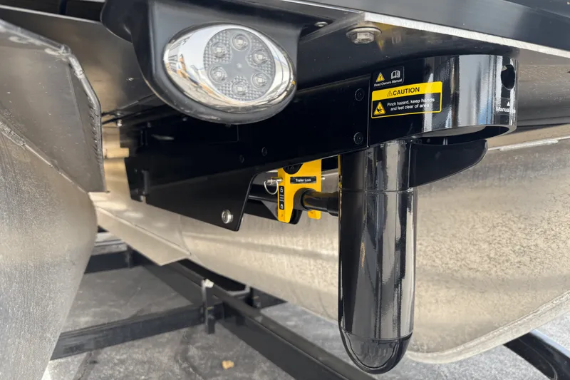 Slide: The Image of Harris Grand Mariner 250 2025 - 4