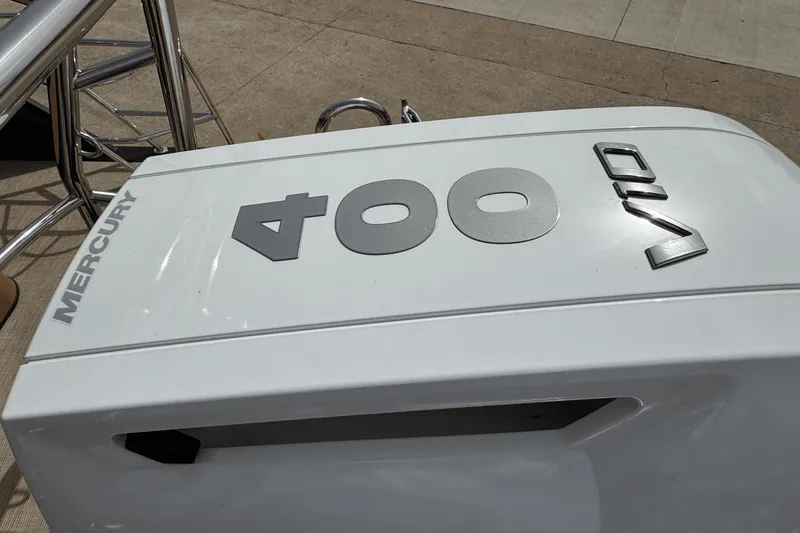 Slide: The Image of Harris Grand Mariner 250 2025 - 6