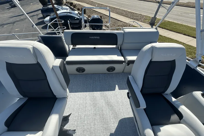 Slide: The Image of Harris 250 Cruiser 2025 - 7