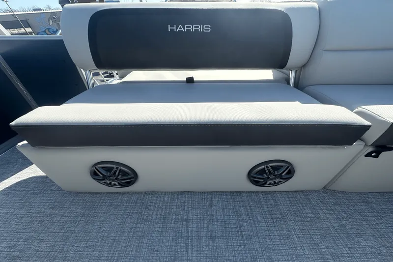 Slide: The Image of Harris 250 Cruiser 2025 - 8