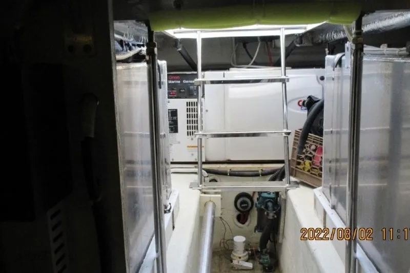 Slide: The Image of Carver Yachts 450 Voyager Pilothouse 2004 - 70
