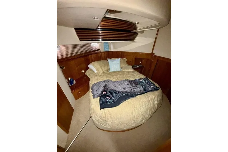 Slide: The Image of Carver Yachts 450 Voyager Pilothouse 2004 - 28