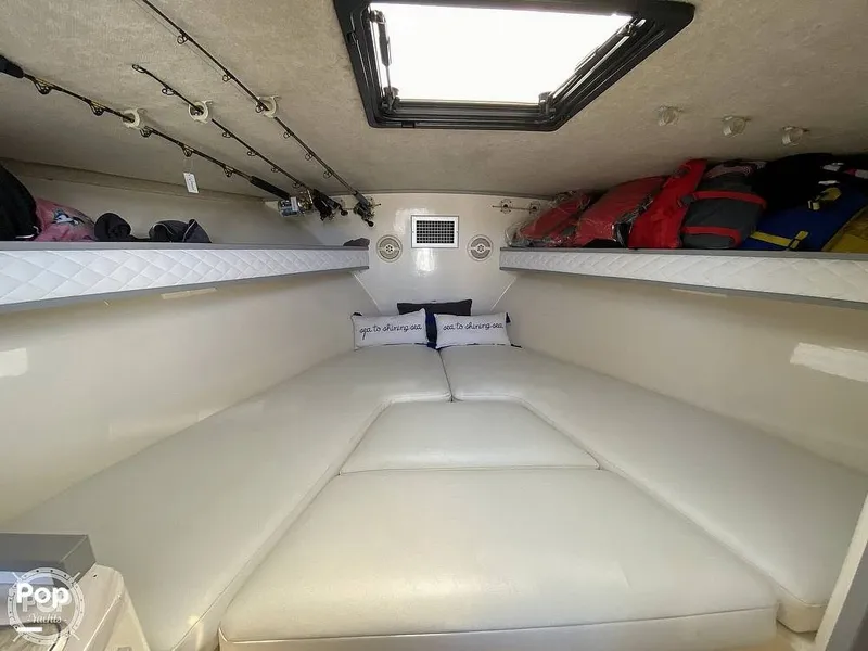 Slide: The Image of V Berth - 11392126