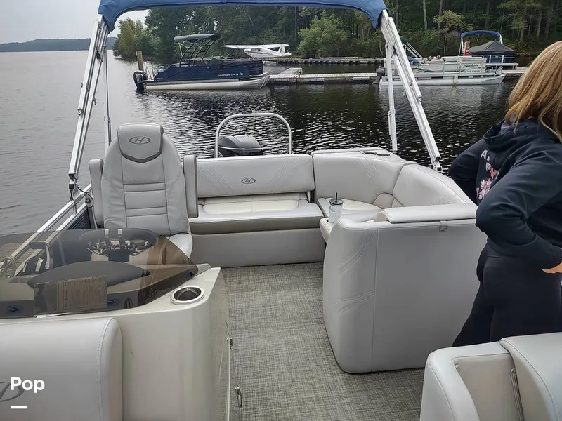 Slide: The Image of Harris Solstice 220SL 2017 - 13388647