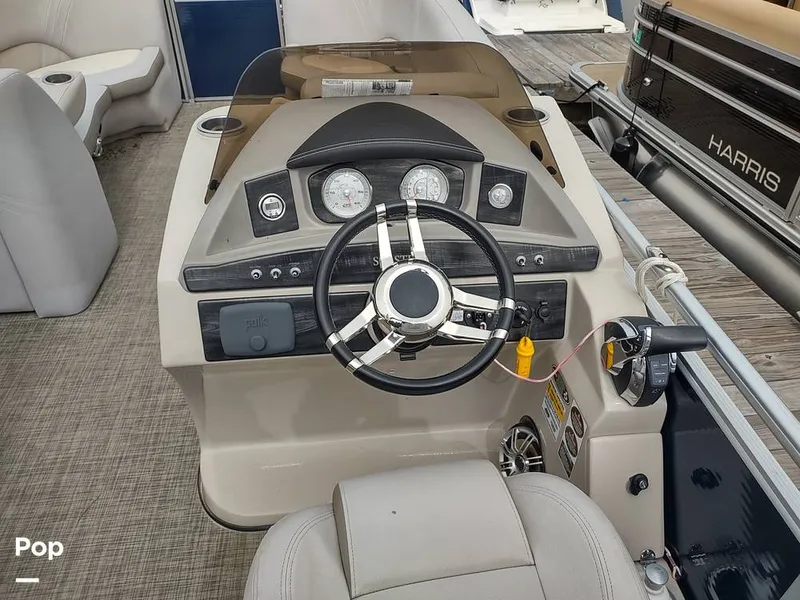 Slide: The Image of Harris Solstice 220SL 2017 - 13388648