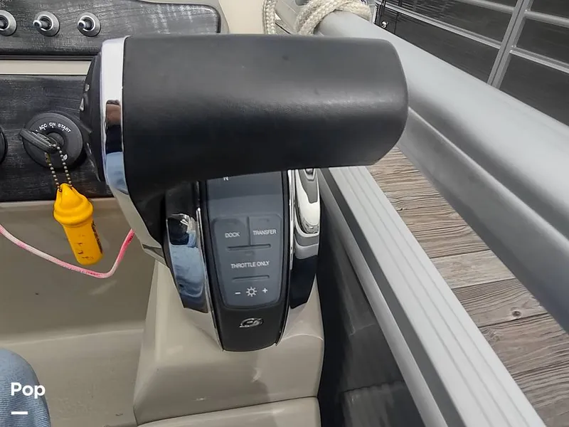 Slide: The Image of Harris Solstice 220SL 2017 - 13388650