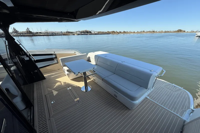 Slide: The Image of Galeon 450 HTC 2025 - 13