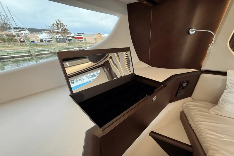 Slide: The Image of Galeon 450 HTC 2025 - 45