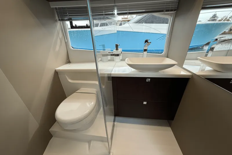 Slide: The Image of Galeon 450 HTC 2025 - 49