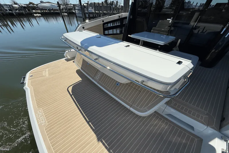 Slide: The Image of Galeon 450 HTC 2025 - 7