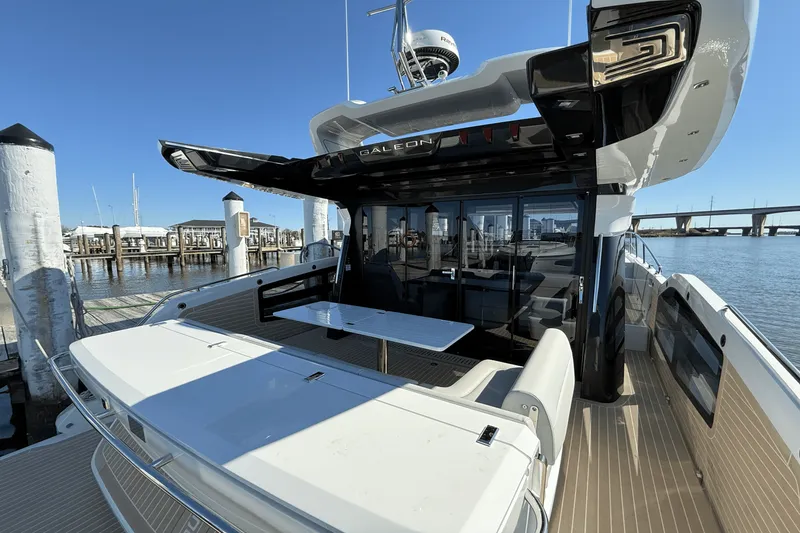 Slide: The Image of Galeon 450 HTC 2025 - 9
