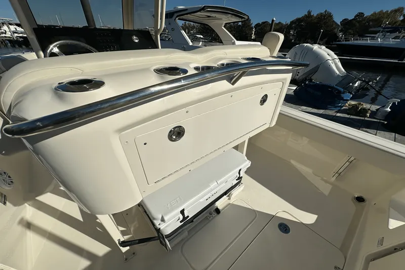 Slide: The Image of Scout 240 XSF 2025 - 15