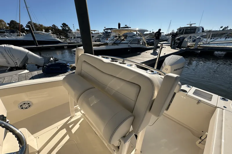 Slide: The Image of Scout 240 XSF 2025 - 20