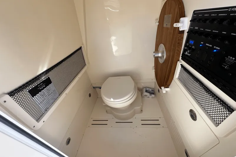 Slide: The Image of Scout 240 XSF 2025 - 25