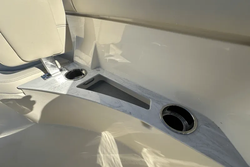 Slide: The Image of Scout 240 XSF 2025 - 31