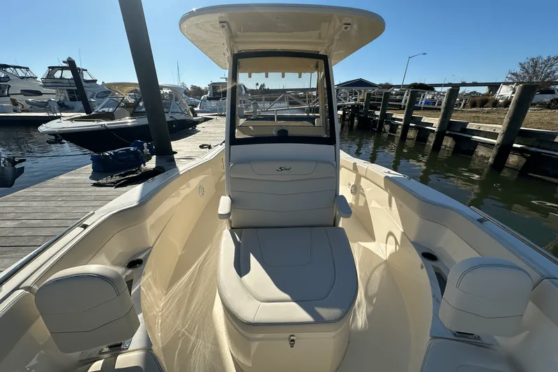 Slide: The Image of Scout 240 XSF 2025 - 32