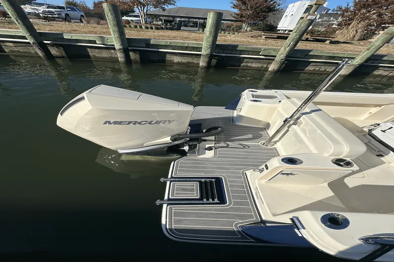 Slide: The Image of Scout 240 XSF 2025 - 8