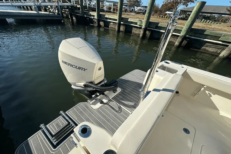 Slide: The Image of Scout 240 XSF 2025 - 9