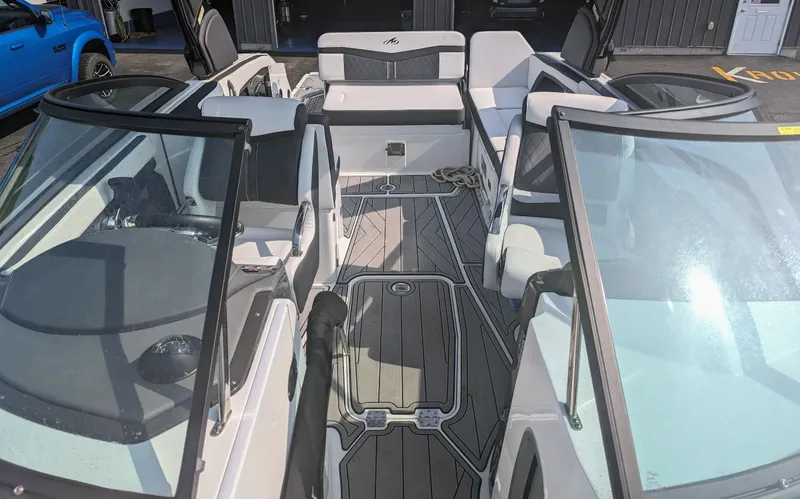Slide: The Image of Monterey 258SS Super Sport 2022 - 15