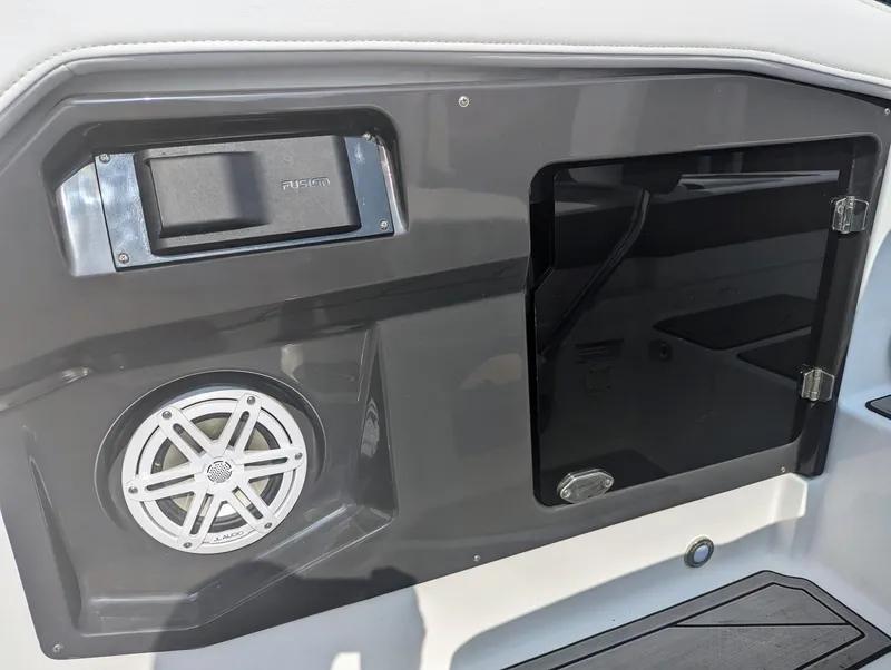 Slide: The Image of Monterey 258SS Super Sport 2022 - 6