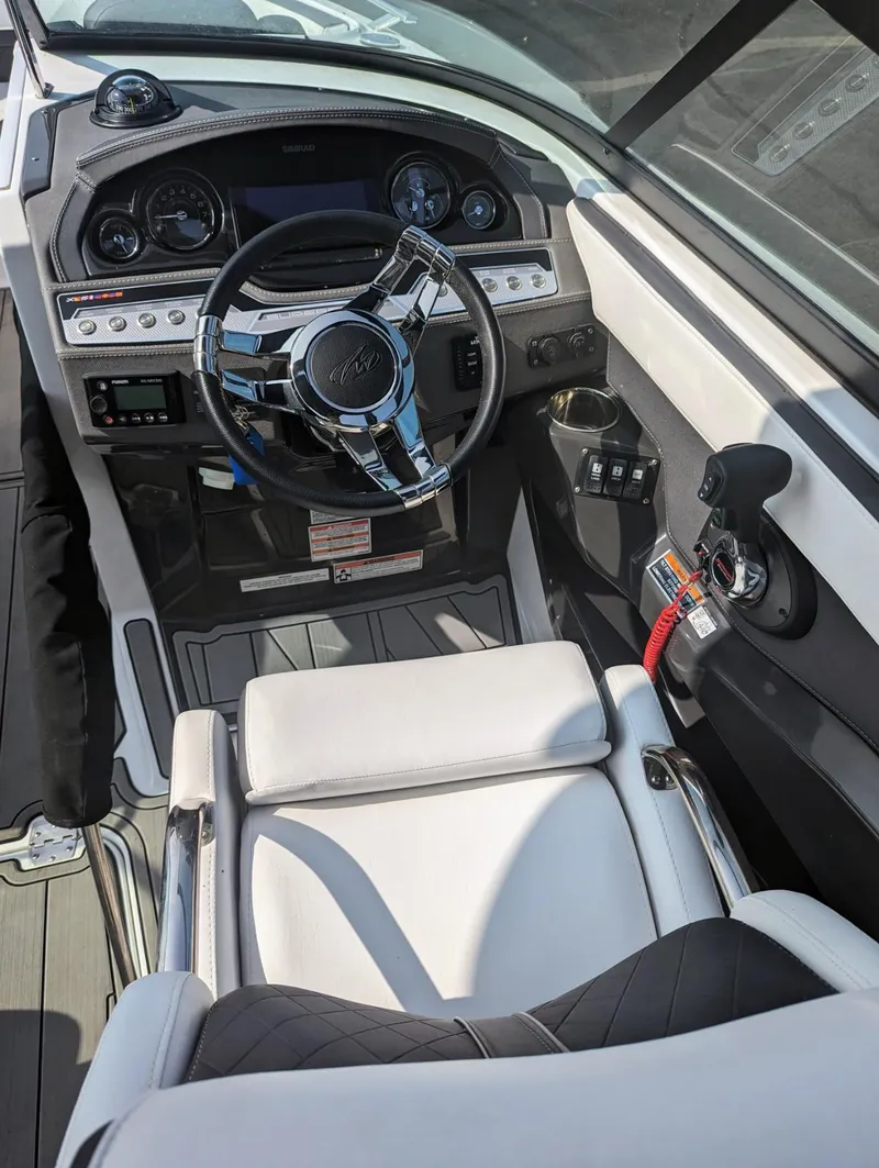 Slide: The Image of Monterey 258SS Super Sport 2022 - 7