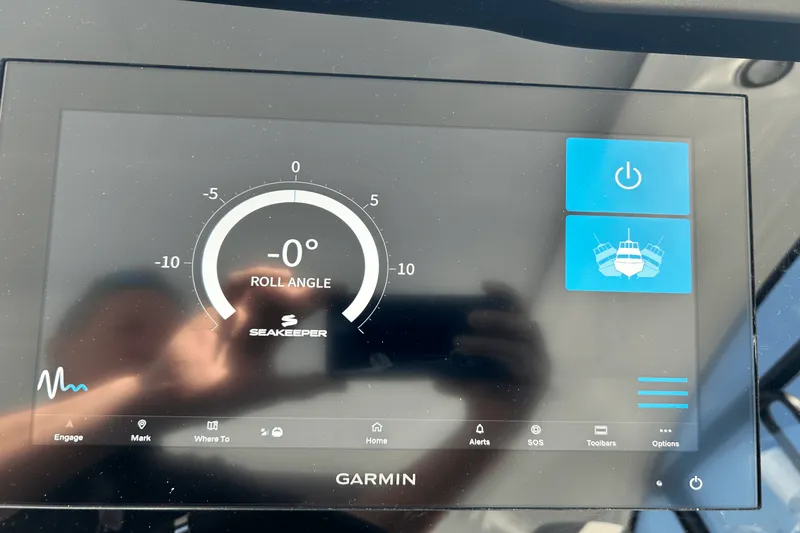 Slide: The Image of Azimut ATLANTIS 45 2025 - 19