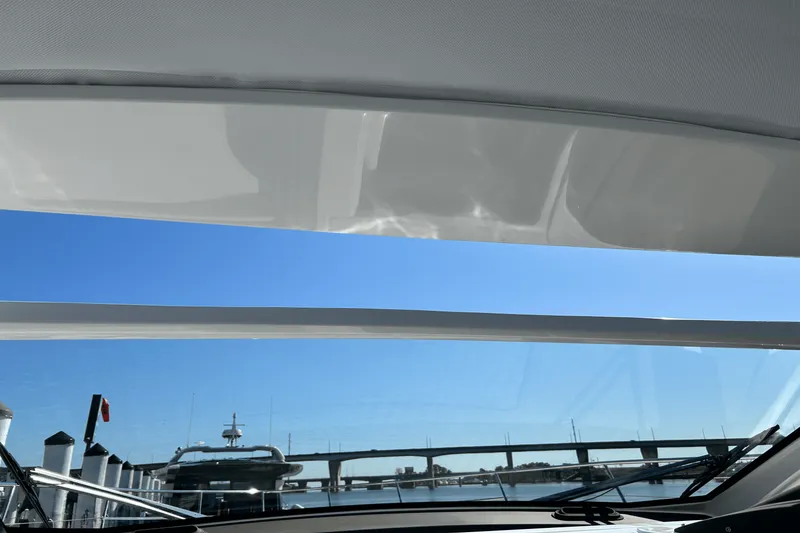 Slide: The Image of Azimut ATLANTIS 45 2025 - 21