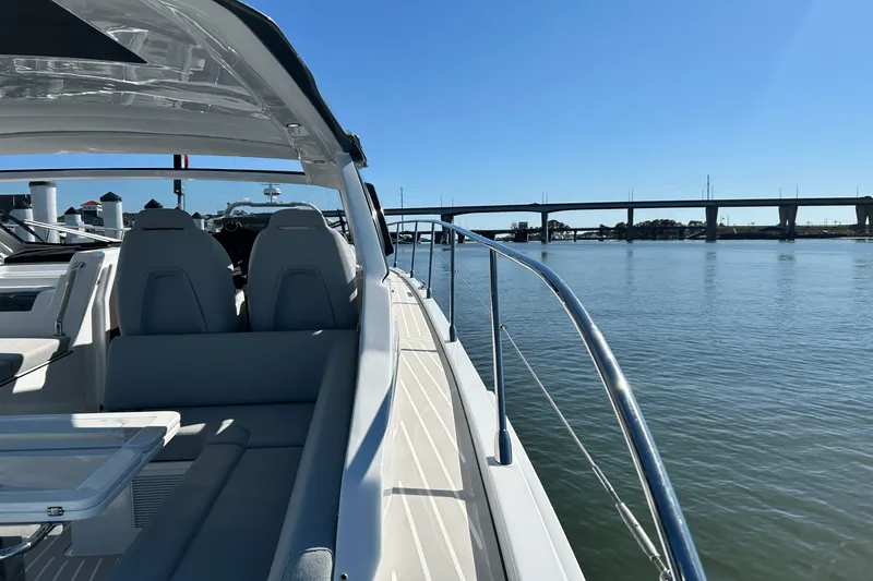 Slide: The Image of Azimut ATLANTIS 45 2025 - 26