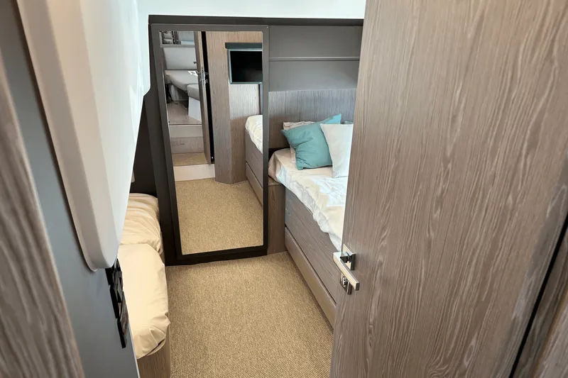 Slide: The Image of Azimut ATLANTIS 45 2025 - 39