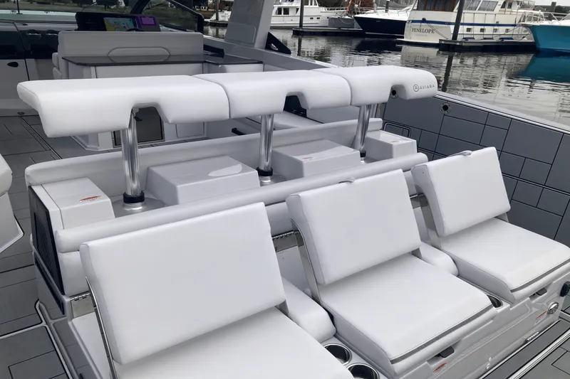 Slide: The Image of Aviara AV40 Outboard 2025 - 11