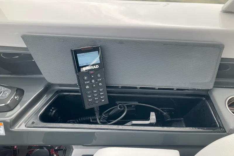 Slide: The Image of Aviara AV40 Outboard 2025 - 24