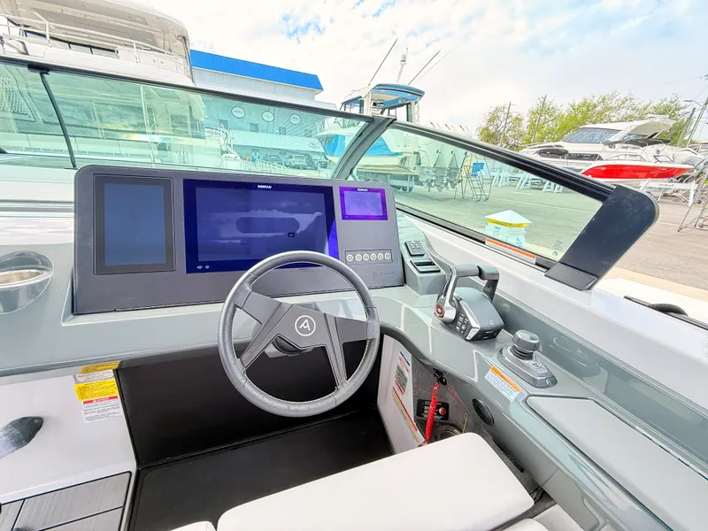 Slide: The Image of Aviara AV40 Outboard 2025 - 46