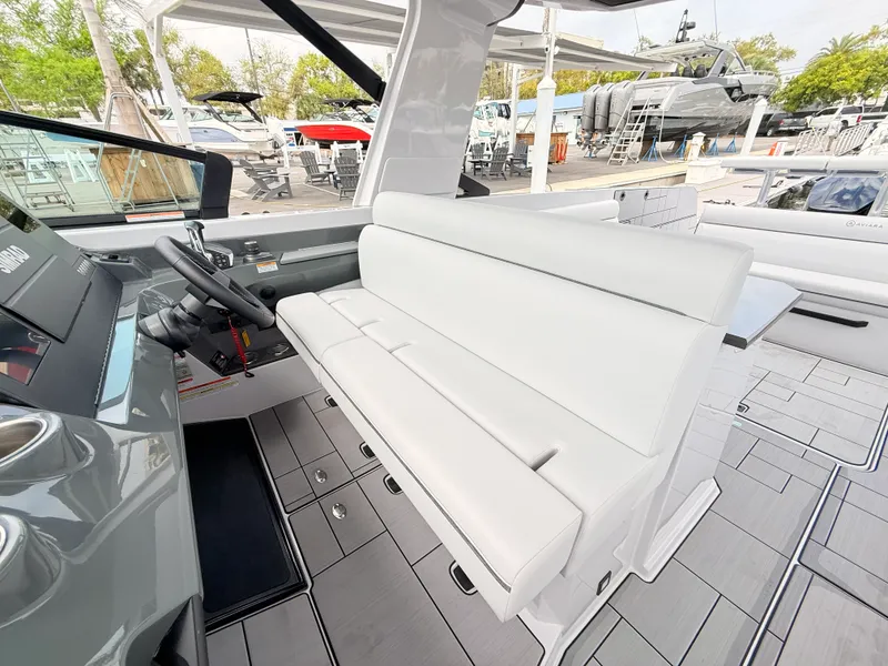 Slide: The Image of Aviara AV40 Outboard 2025 - 47