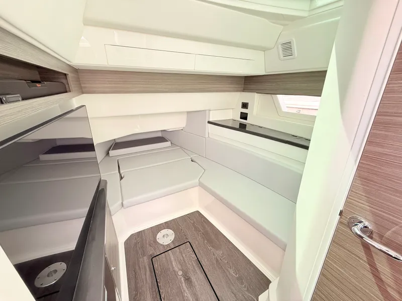 Slide: The Image of Aviara AV40 Outboard 2025 - 54