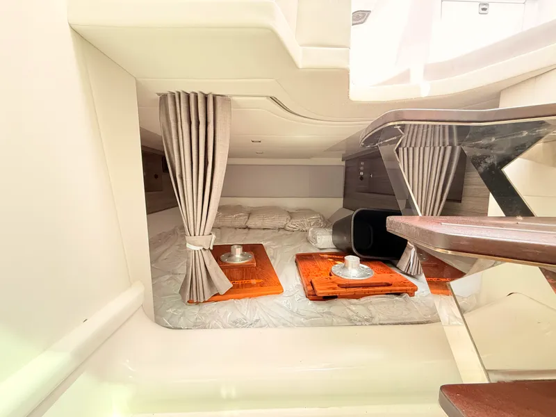 Slide: The Image of Aviara AV40 Outboard 2025 - 61