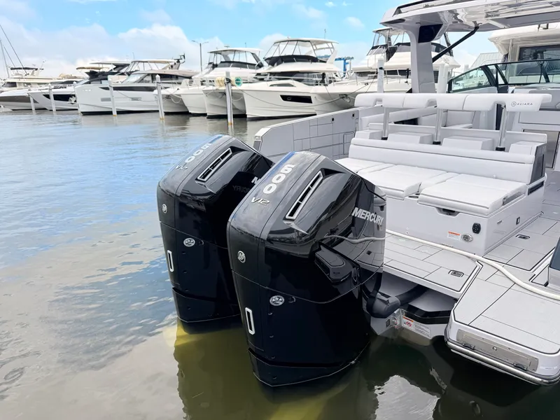 Slide: The Image of Aviara AV40 Outboard 2025 - 64