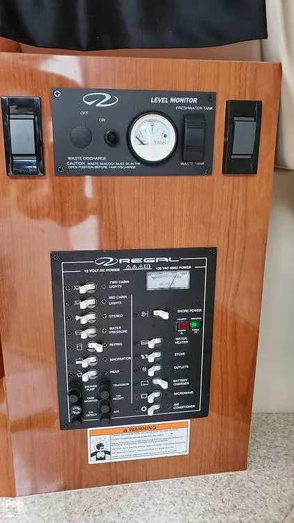 Slide: The Image of Regal 2565 Window Express 2008 - 11355657