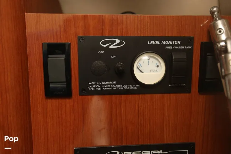 Slide: The Image of Regal 2565 Window Express 2008 - 11374916