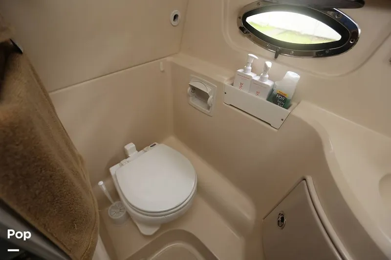 Slide: The Image of Regal 2565 Window Express 2008 - 11400483