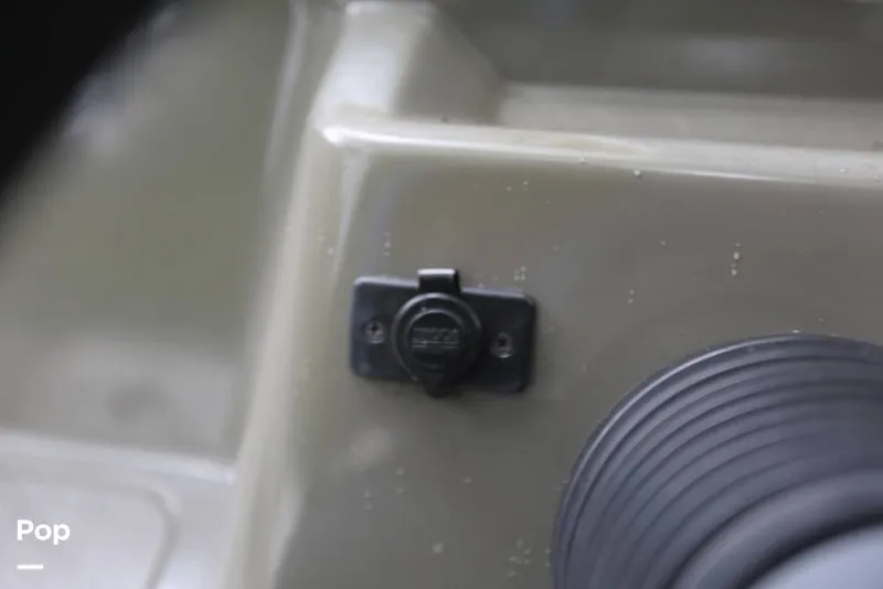 Slide: The Image of 12 V DC Outlets - 11374861