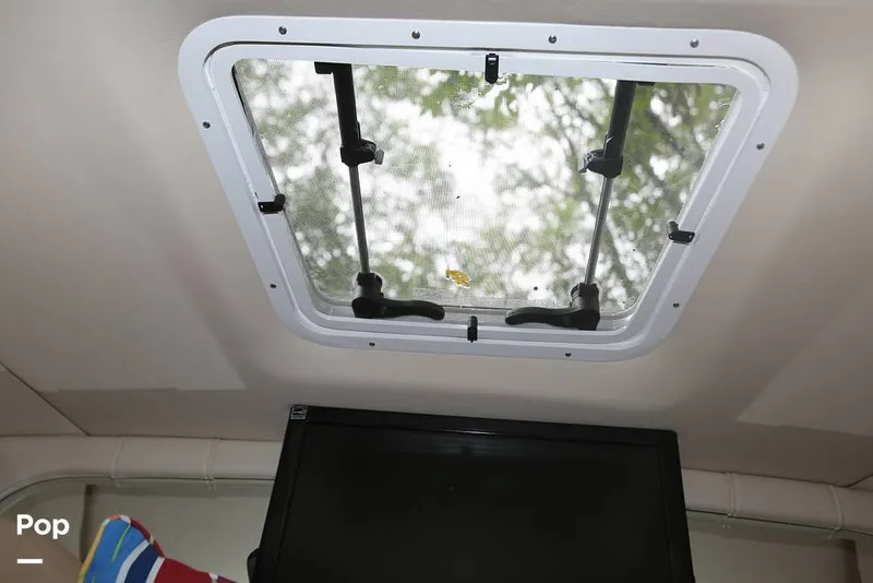 Slide: The Image of Regal 2565 Window Express 2008 - 11374893