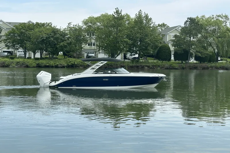 Slide: The Image of Sea Ray SDX 270 Outboard 2025 - 0