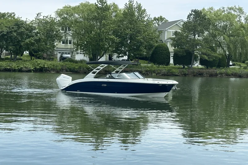 Slide: The Image of Sea Ray SDX 270 Outboard 2025 - 1